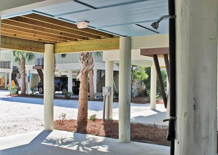 Holiday home Prime True Blue Walk To Pool Pets Near The Hangout Parking